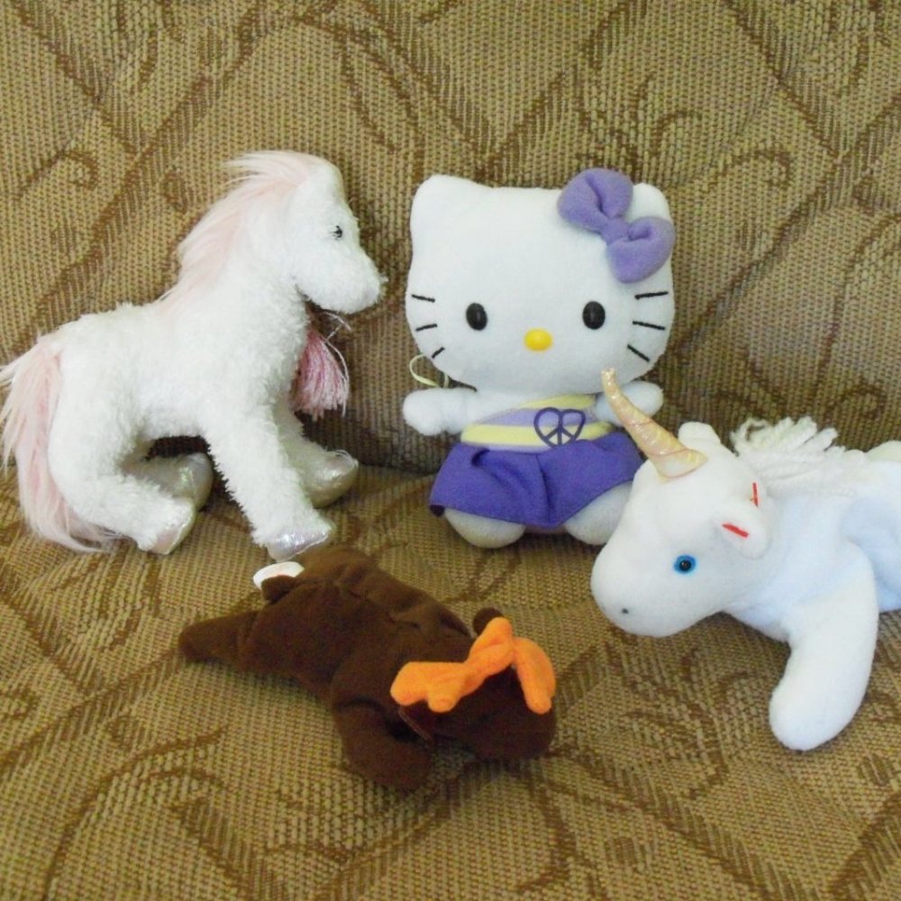TY Beannie Babies, Hello Kitty 4 plush (#EV853)